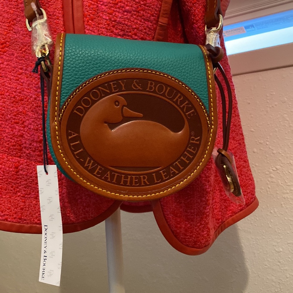 LNWOT Dooney and Bourke Spearmint Duck Crossbody Bag